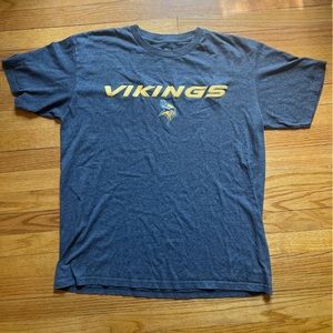 Minnesota Vikings T-Shirt / Stitched Lettering / Men's Large / Classic Piece